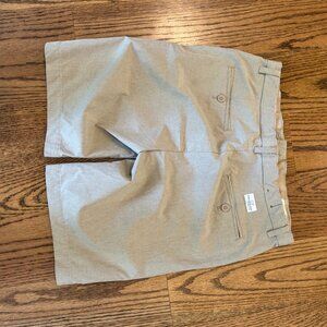 Vineyard Vines shorts boys size 18, khaki